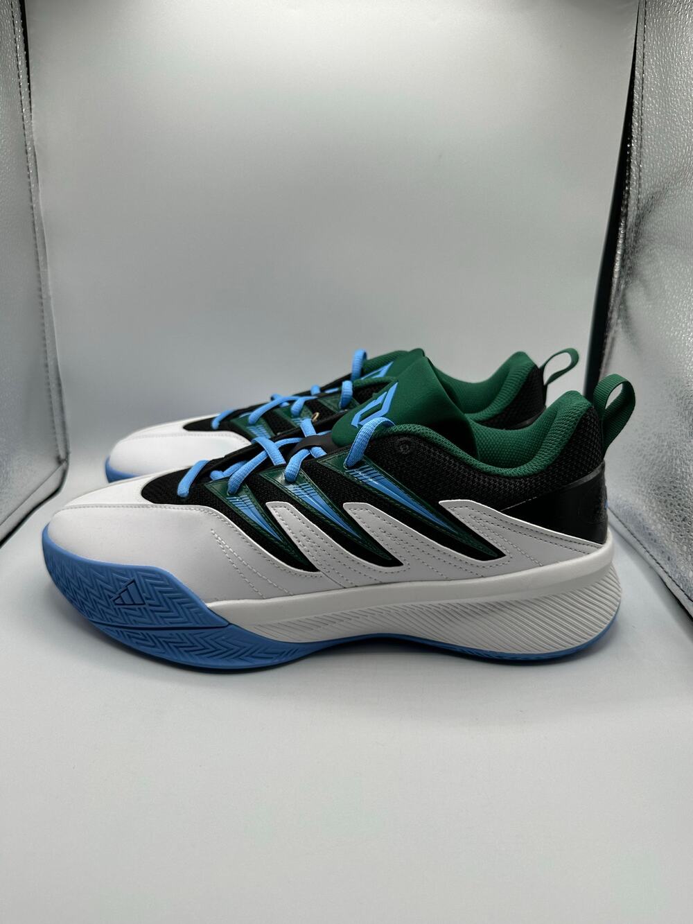 Adidas Dame Certified 3 Low “Milwaukee Bucks” size 8 men